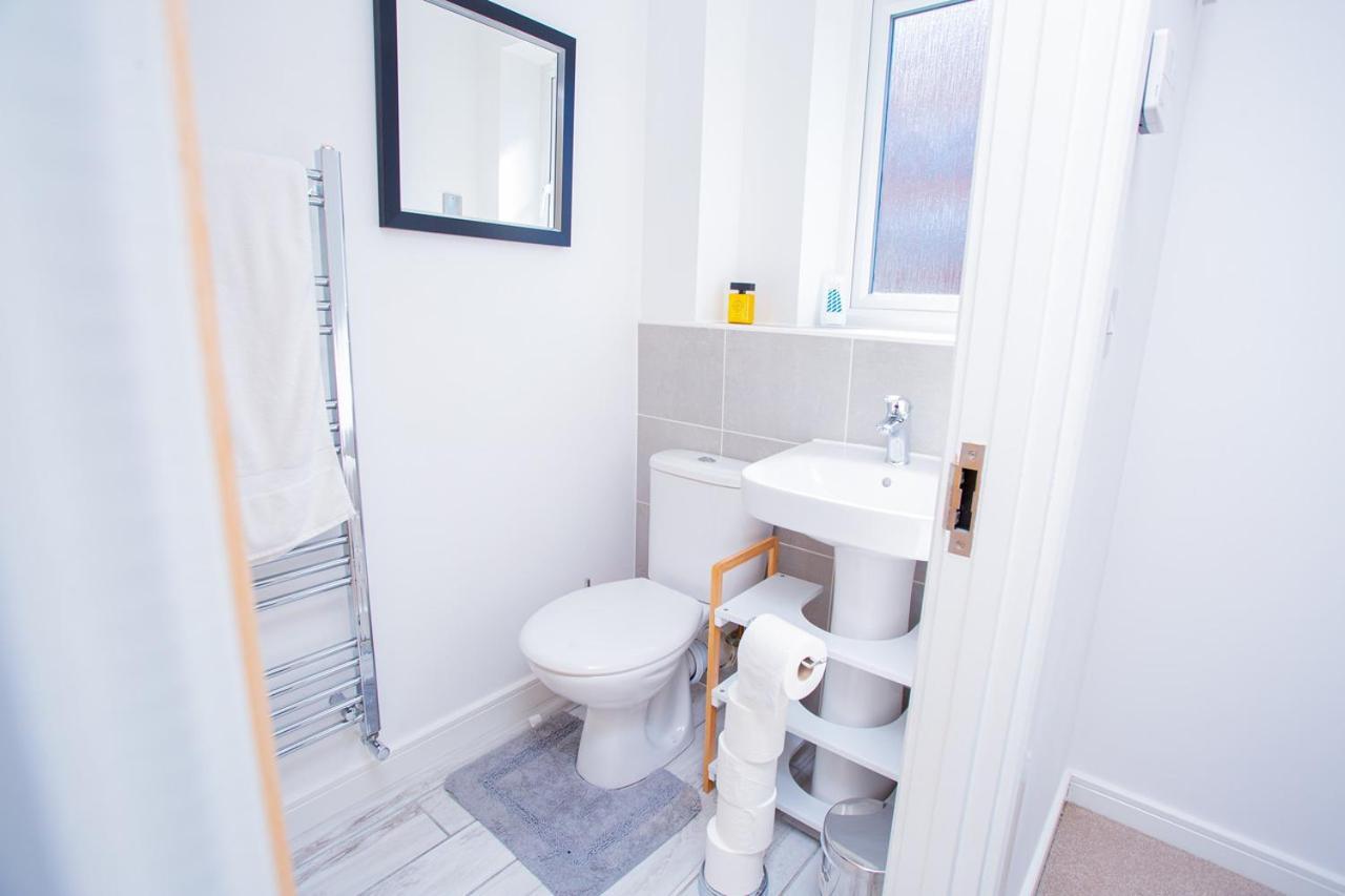 Mills Apartment - Two Bedroom En-Suite Apartment Northampton Exterior photo