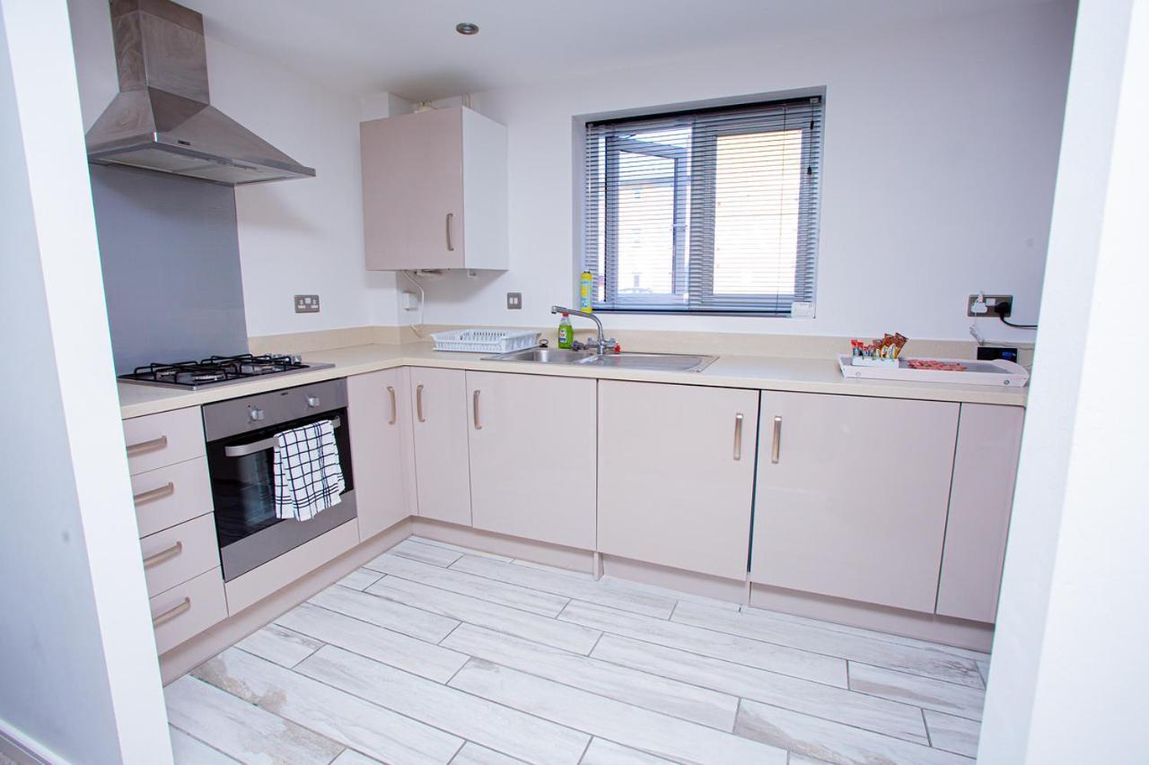 Mills Apartment - Two Bedroom En-Suite Apartment Northampton Exterior photo